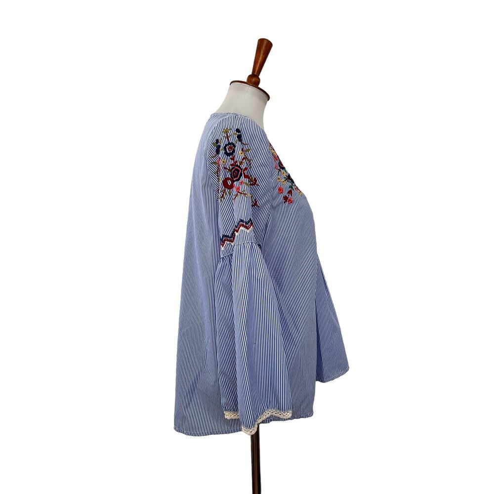 Jennifer & Grace Striped Floral Embroidered Blouse Long Sleeve Blue M Medium - Picture 2 of 8